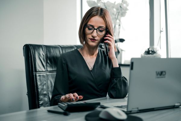 Quel rôle joue l'assistante administrative dans votre entreprise ?